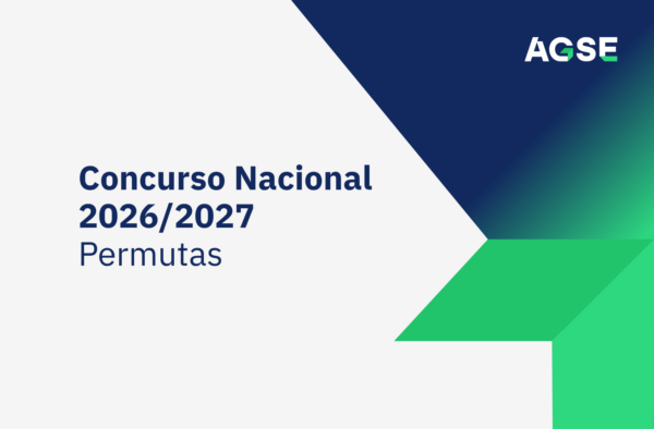 Imagem promocional da AGSE relativa ao Concurso Nacional 2026/2027. Em destaque surge o texto “Concurso Nacional 2026/2027 - Permutas”, sobre fundo cinzento claro, com elementos gráficos geométricos em azul e verde e o logótipo da AGSE no canto superior direito.