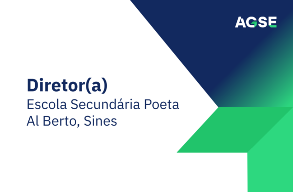 Cartão institucional da AGSE dirigido ao Diretor ou à Diretora da Escola Secundária Poeta Al Berto, em Sines. Fundo branco com elementos geométricos em azul-escuro e verde no lado direito e logótipo da AGSE no canto superior direito.