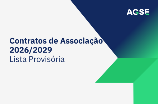 Capa institucional da AGSE com o título “Contratos de Associação 2026/2029 - Lista Provisória”, sobre fundo cinzento e elementos gráficos geométricos em azul e verde.